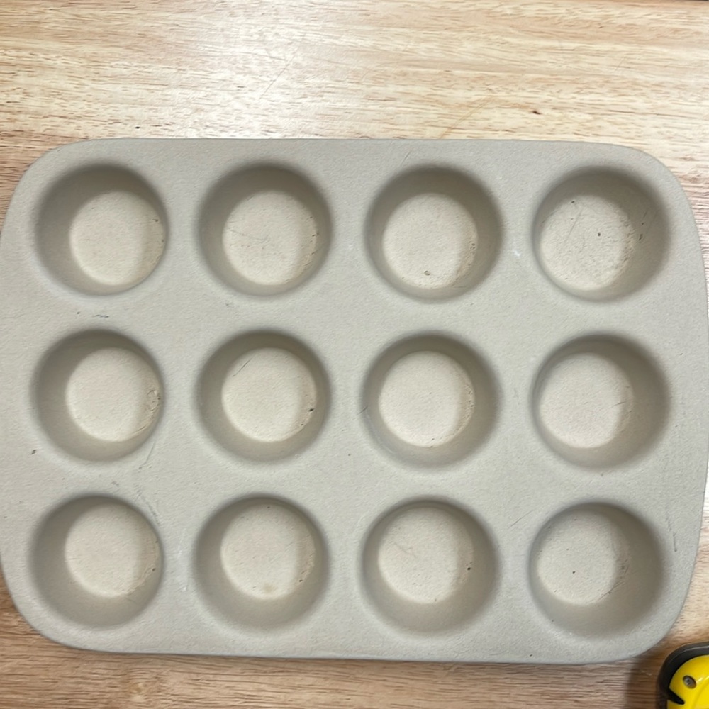 Pampered Chef muffin pan